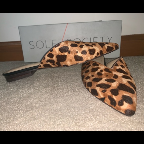 Cute chic flats/slip ons, SOLD OUT & never worn - Picture 3 of 7